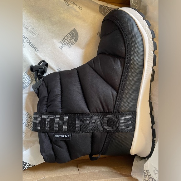 USED Northface thermoball boots size 2y - Picture 5 of 5